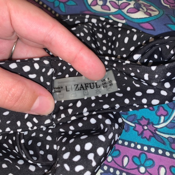 Bikini - Picture 3 of 7